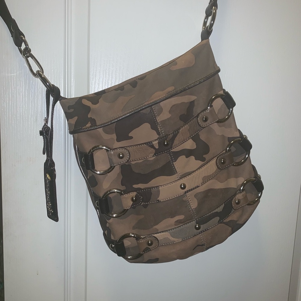 B Makowsky camouflage bag almost new